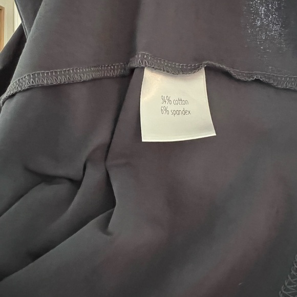 Nett/The Label Brand Women’s V-neck Short Sleeve T-shirt - Picture 4 of 5